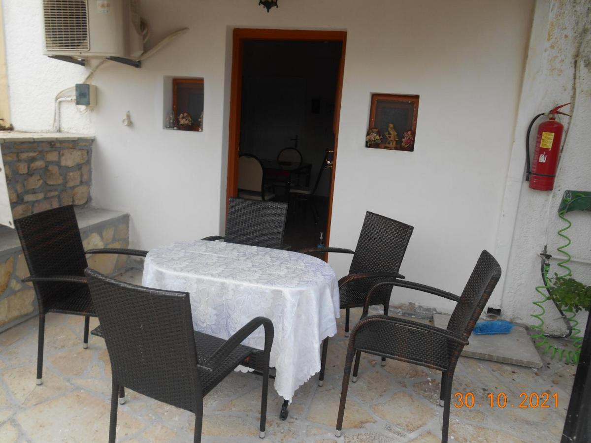 Melios Rooms Petalídhion Exterior foto