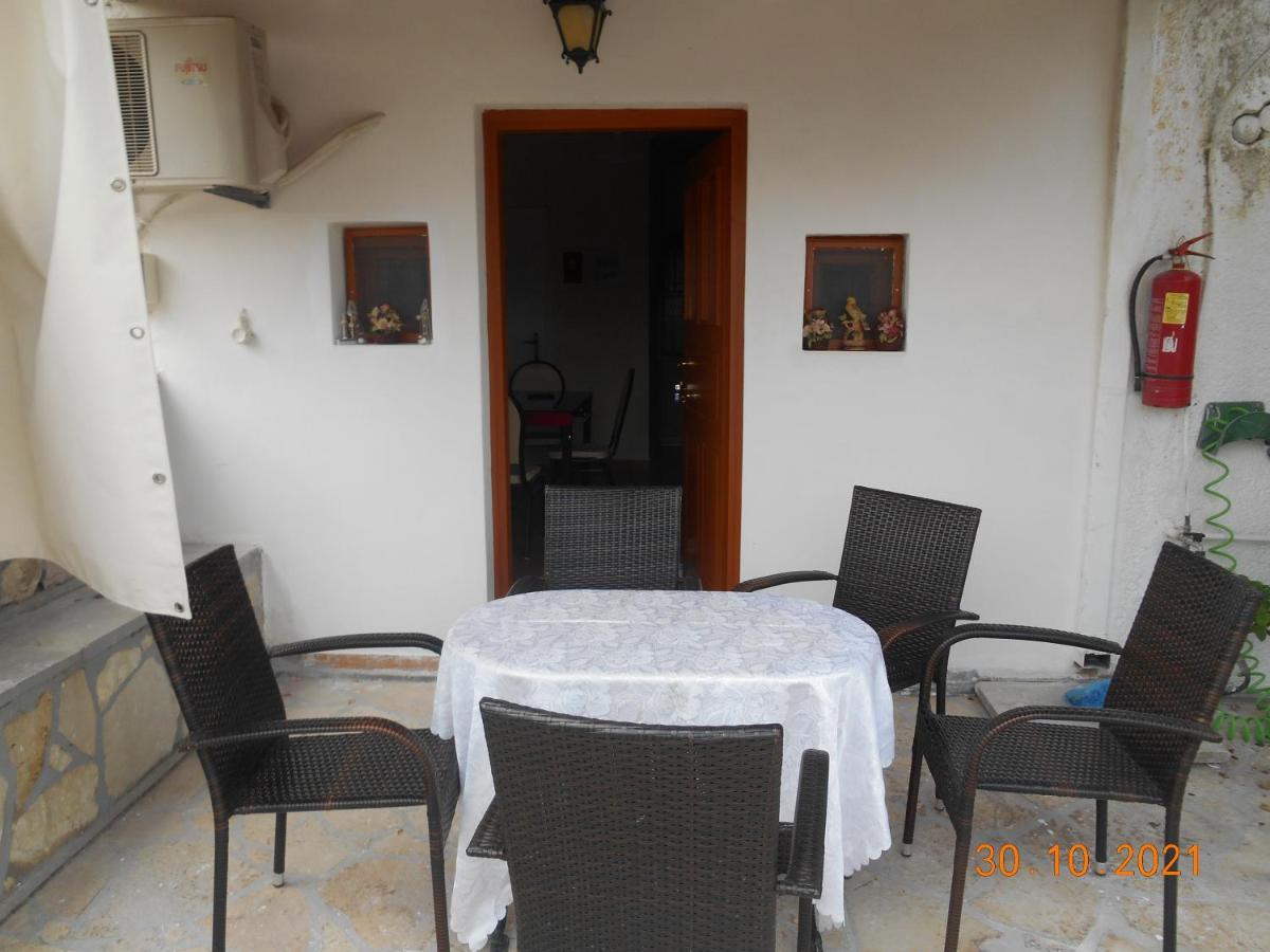 Melios Rooms Petalídhion Exterior foto